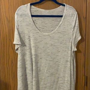 White and gray XXL tee